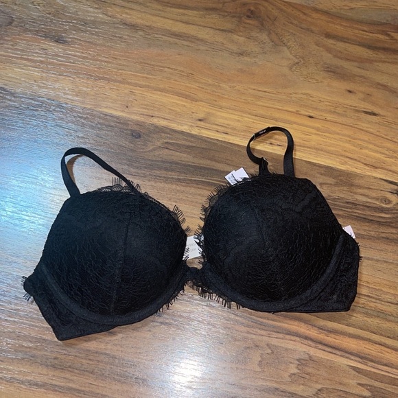 VICTORIA SECRET UNDERGARMENTS - Picture 2 of 5